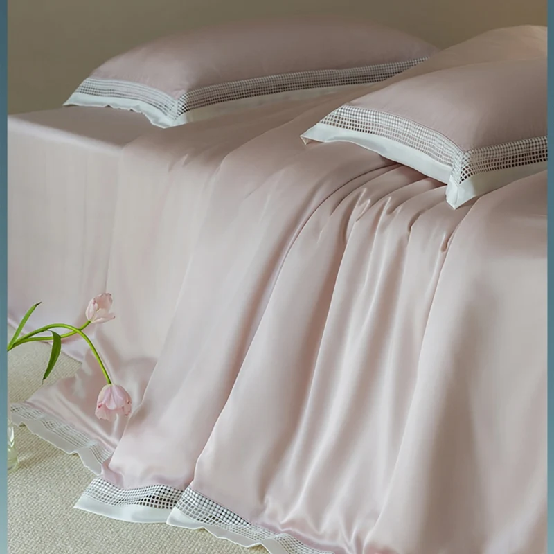 Elegante Bettwäsche-Garnitur mit Ajour-Gitterbesatz und Hotelverschluss